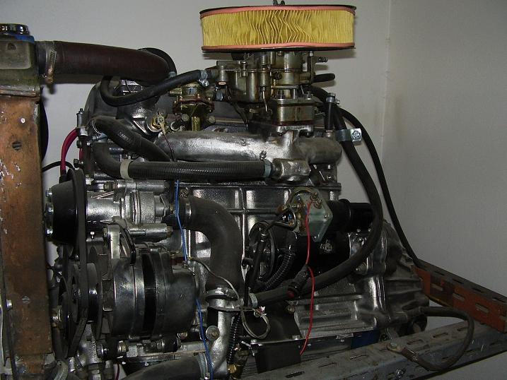 motor po dokončení na zkušebním stole.JPG